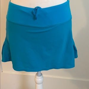 Lululemon exercise skirt with ruffled back